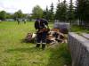 UKÁŽKA PRE ZÁKLADNÚ ŠKOLU 2006<br>Založenie ukážkového požiaru p.Važanom. <br>autor: DHZ NP