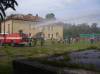 UKÁŽKA PRE ZÁKLADNÚ ŠKOLU 2006<br>Ukážka hasenia požiaru pomocou cisternovej lafety.<br>autor: DHZ NP