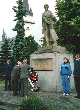 Kladenie vencov 2004